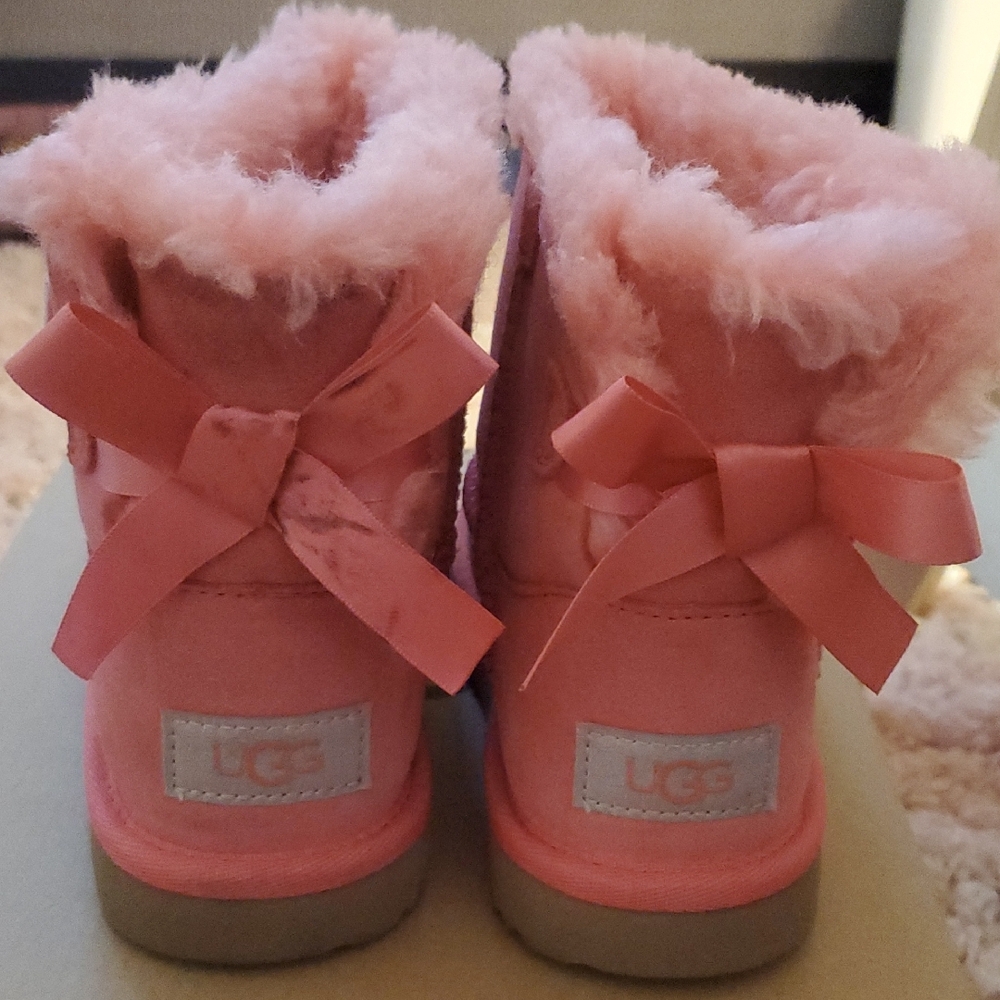 UGG Pink Kids Boots with Butterfly Design - Picture 4 of 6